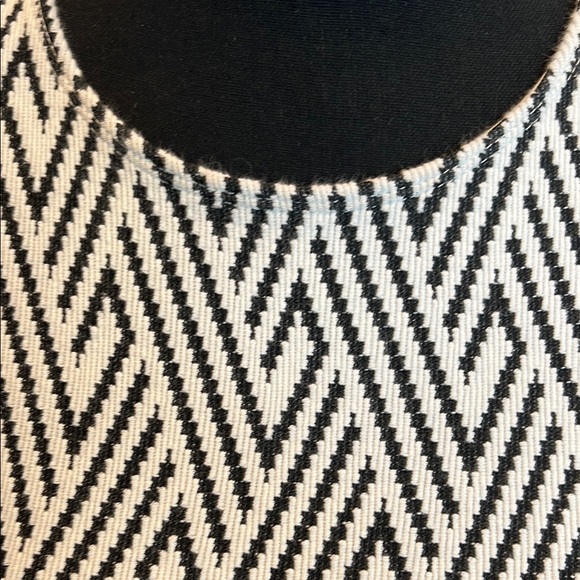 HOLLISTER Black and White Chevron Woven Mini Dress S - Picture 6 of 6